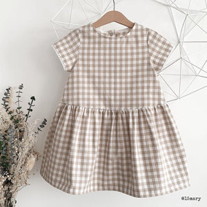 Short-sleeved dress pattern for baby