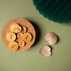 2 holes wood button - 12 and 18 mm - Boxwood