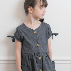 Dress with DIY placket opening 