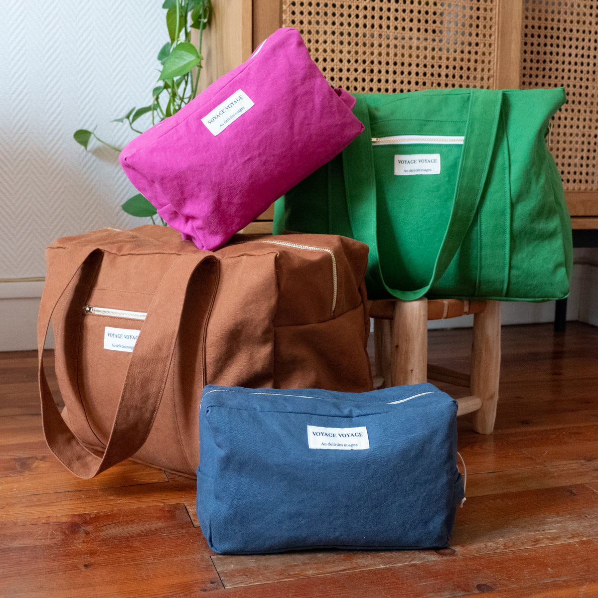 Au voyage bag sale