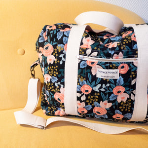 Sewing travel bag with handles