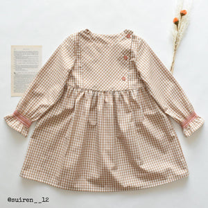 Baby blouse sewing