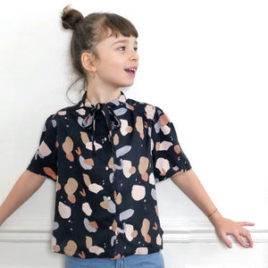 Blouse with optional collar sewing pattern