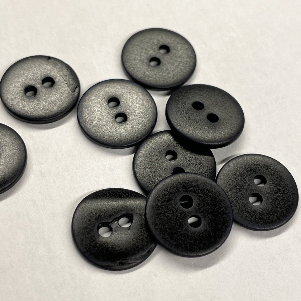 Matte shell buttons (sold by unit) - Dark navy - 10mm, 12mm et 15mm